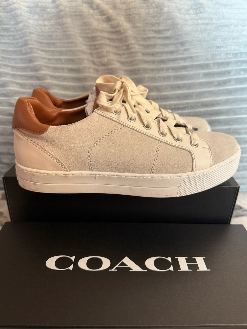 COACH paddy sneaker women’s Beige Low-Top Leather Sneakers with Tan Heel